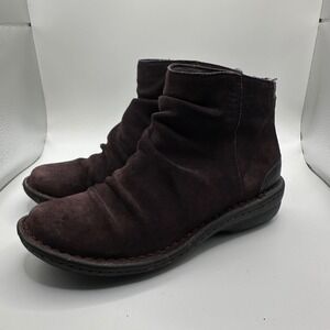 Clarks Women's Burgundy Suede Ruched Ankle Boots Side Zip Comfort Size 6.5